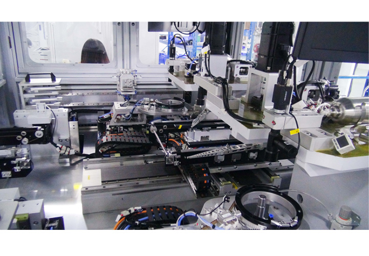 聯(lián)體式Mini-LED固晶機(jī) 聯(lián)體式Mini-LED固晶機(jī)