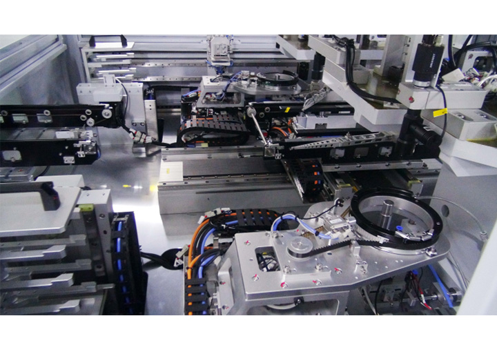 聯(lián)體式Mini-LED固晶機(jī) 聯(lián)體式Mini-LED固晶機(jī)